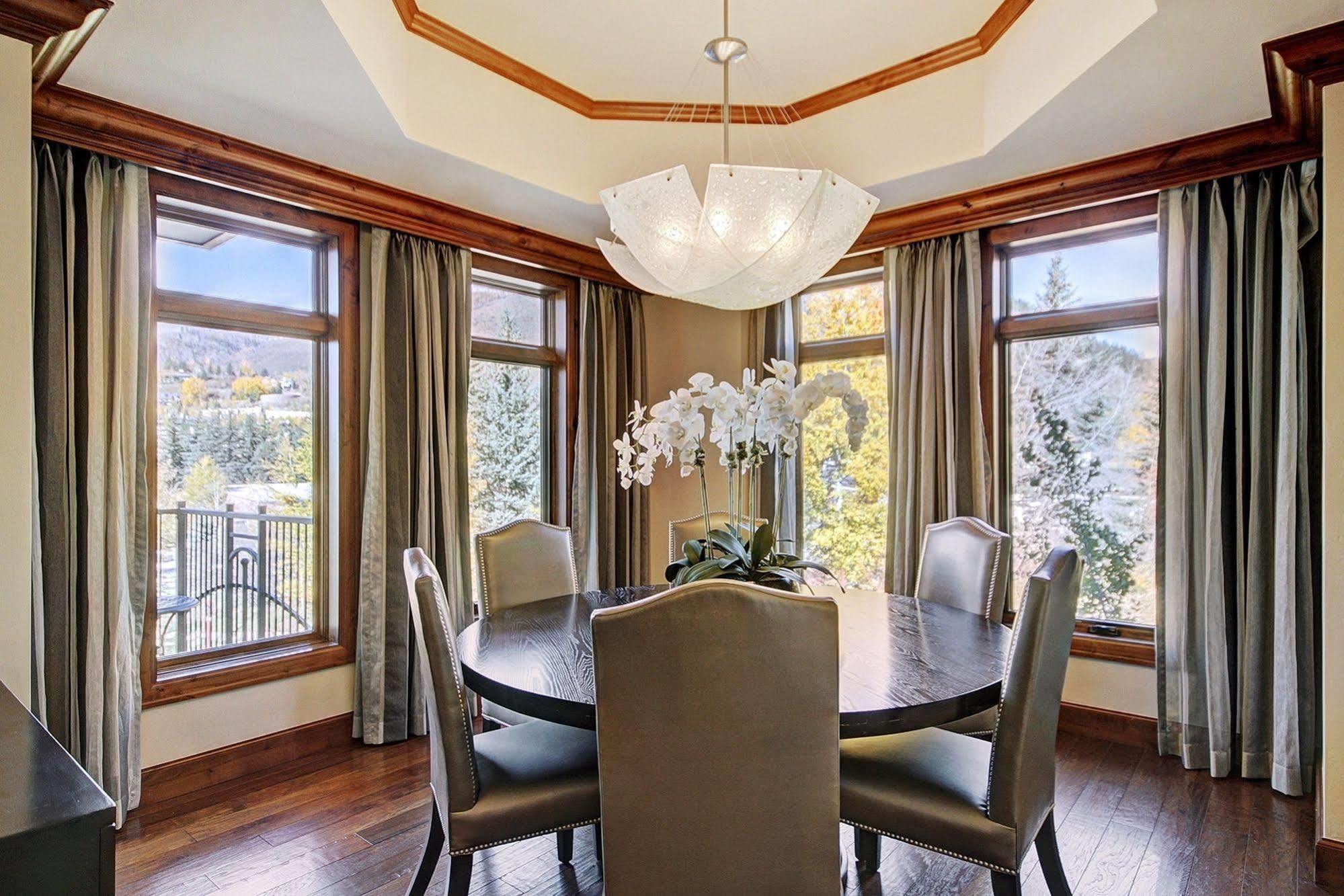 Legendary Lodging At The Ritz Vail Exterior photo