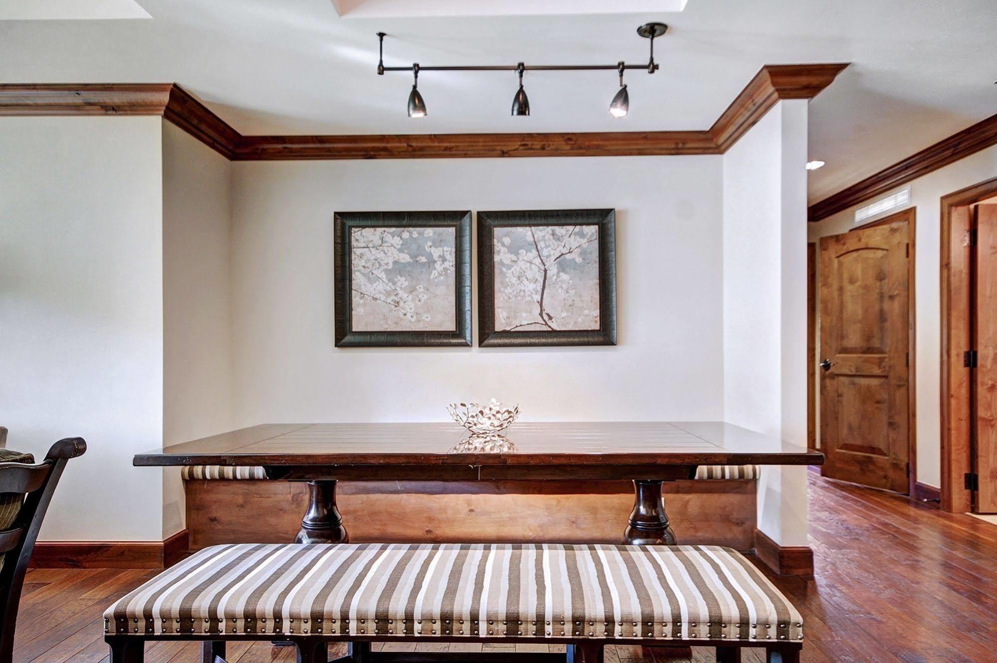 Legendary Lodging At The Ritz Vail Exterior photo