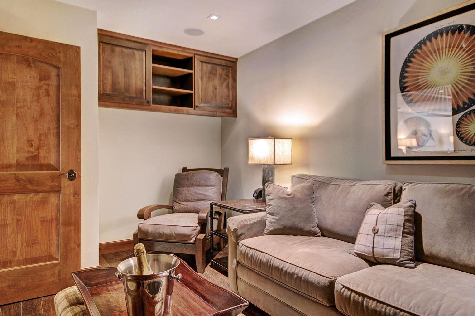 Legendary Lodging At The Ritz Vail Exterior photo
