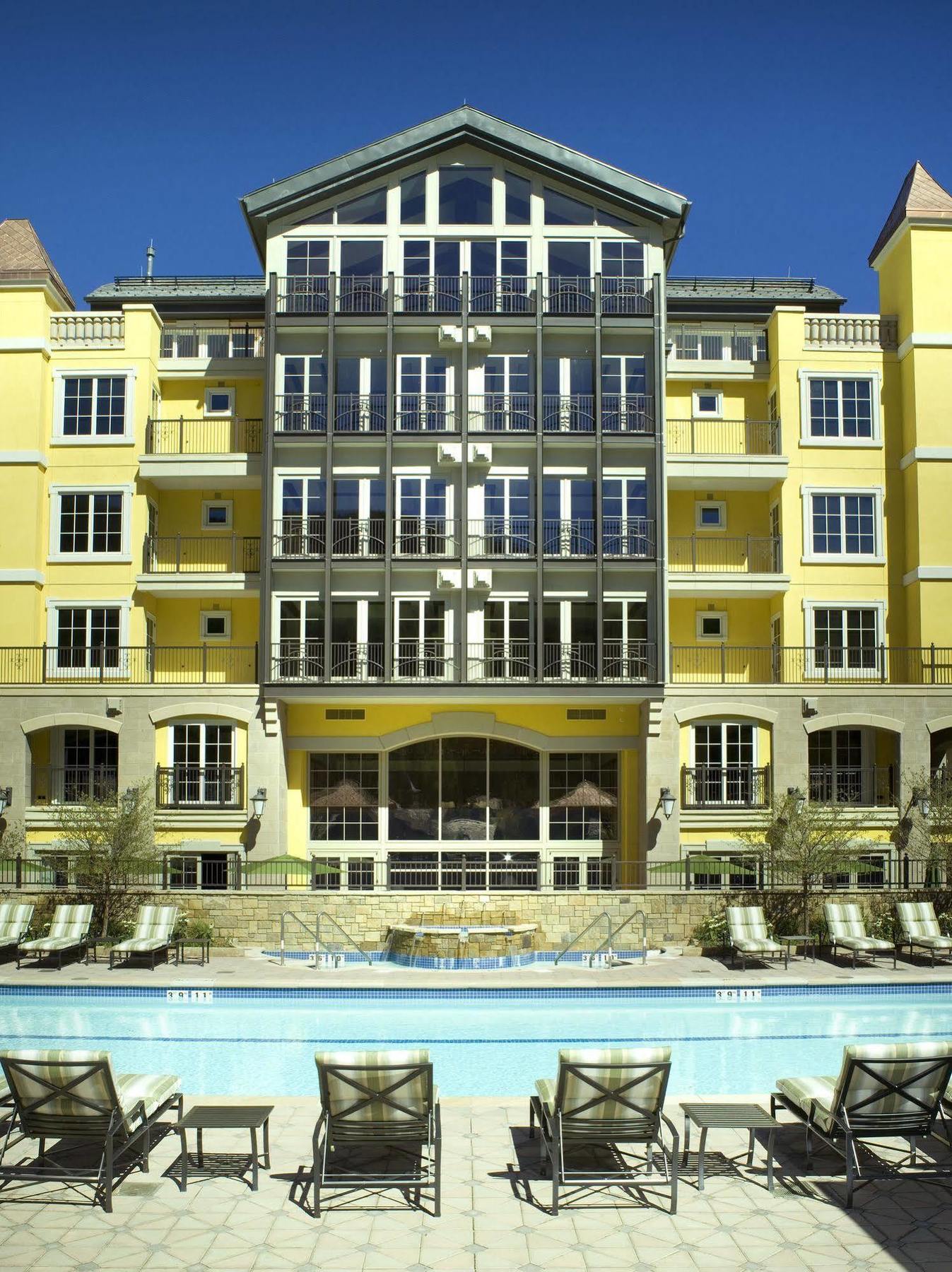 Legendary Lodging At The Ritz Vail Exterior photo